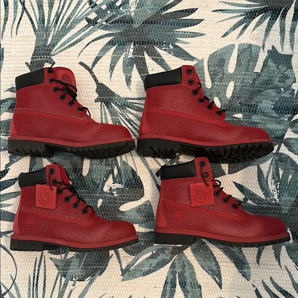 Timberland Red and Black Boots High-Top Design - Picture 2 of 5